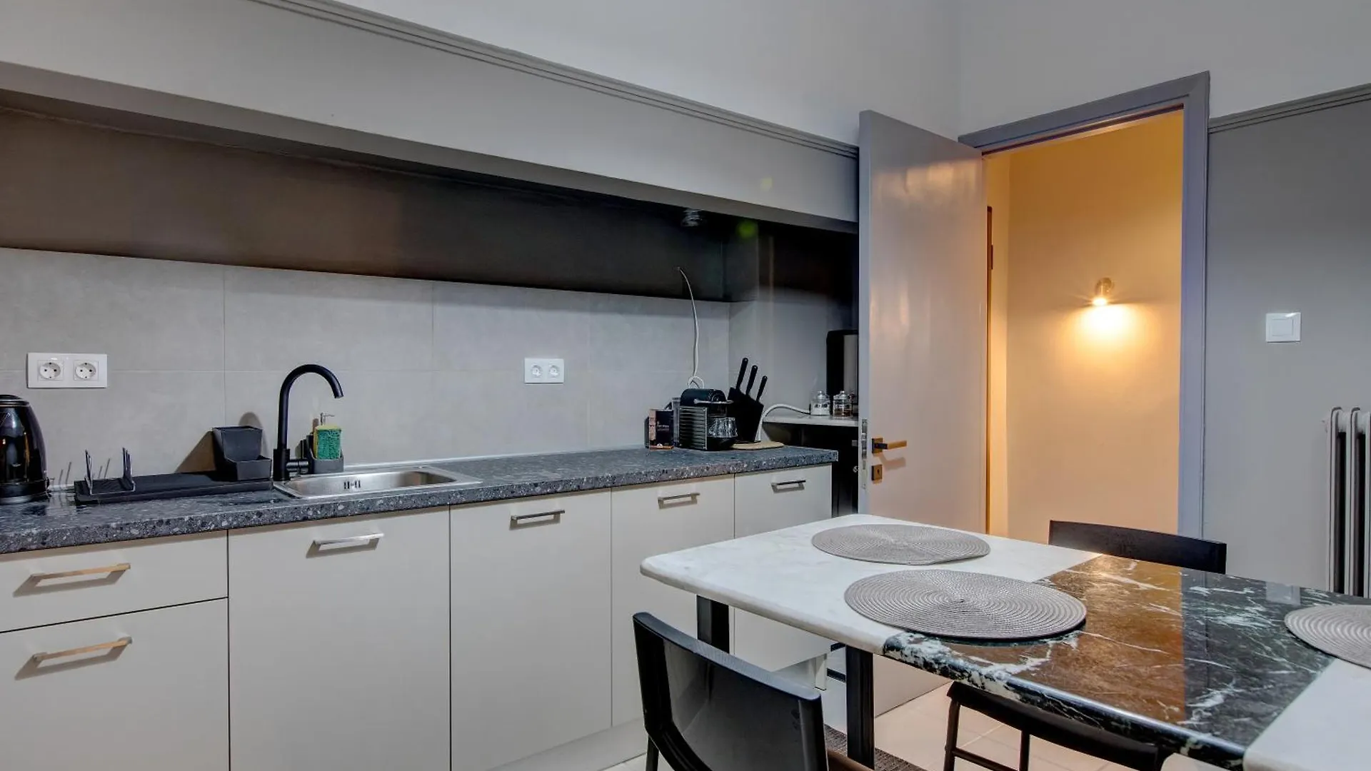 Aristotelous Family & Friends Two Bedrooms & Two Living Rooms Apt Θεσσαλονίκη